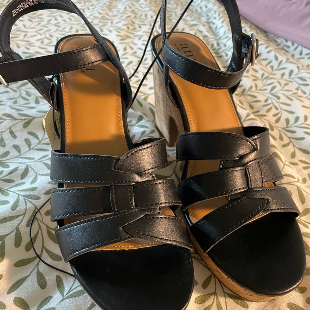 WOMENS SIZE 10 Elegant Black Strappy Wedge Sandals NEW WITH TAGS